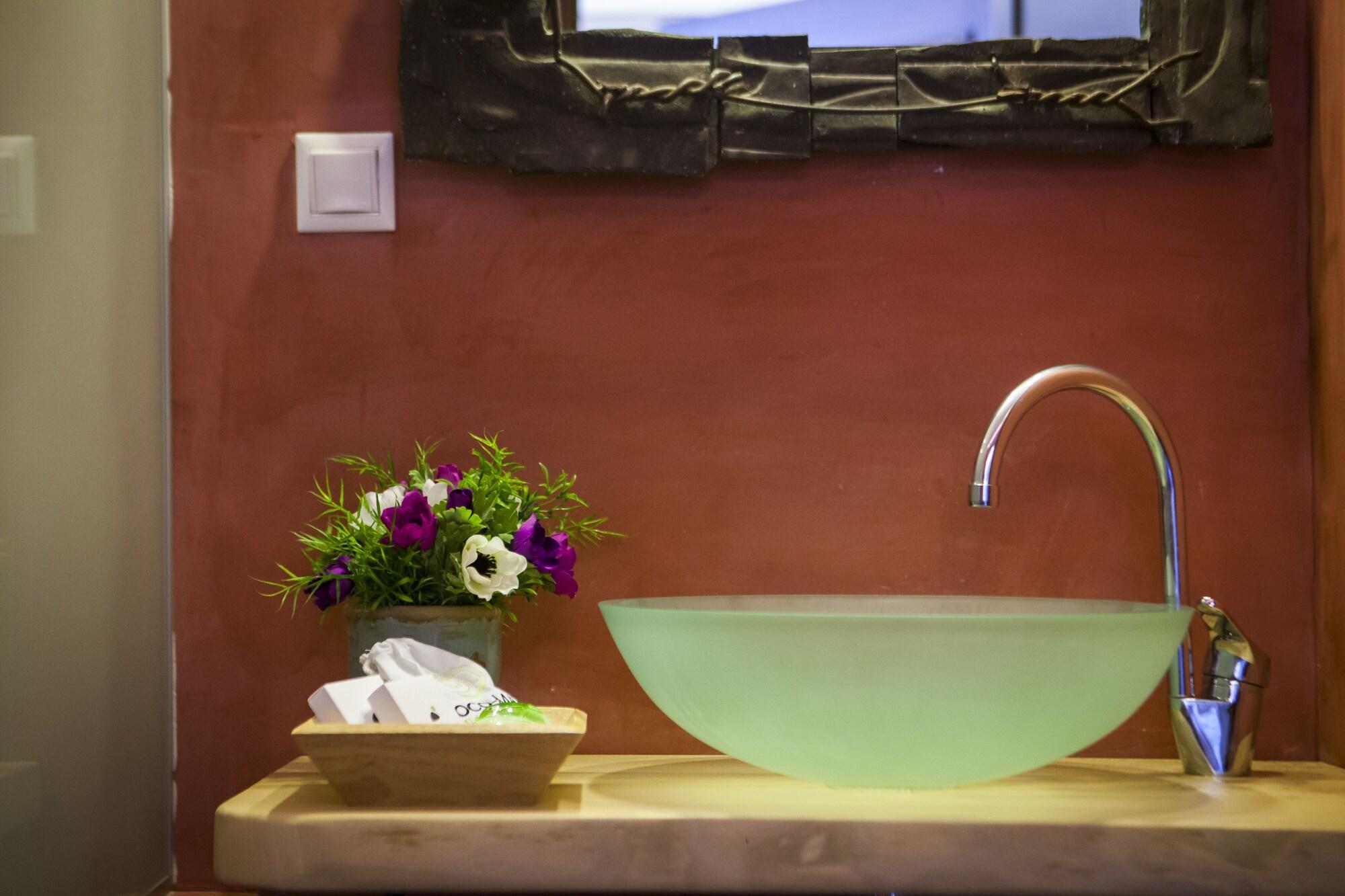 Dohos Boutique Hotel Larissa Bagian luar foto