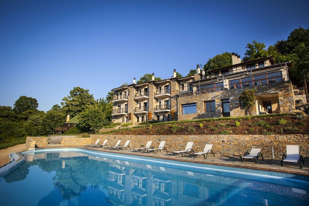 Dohos Boutique Hotel Larissa Bagian luar foto
