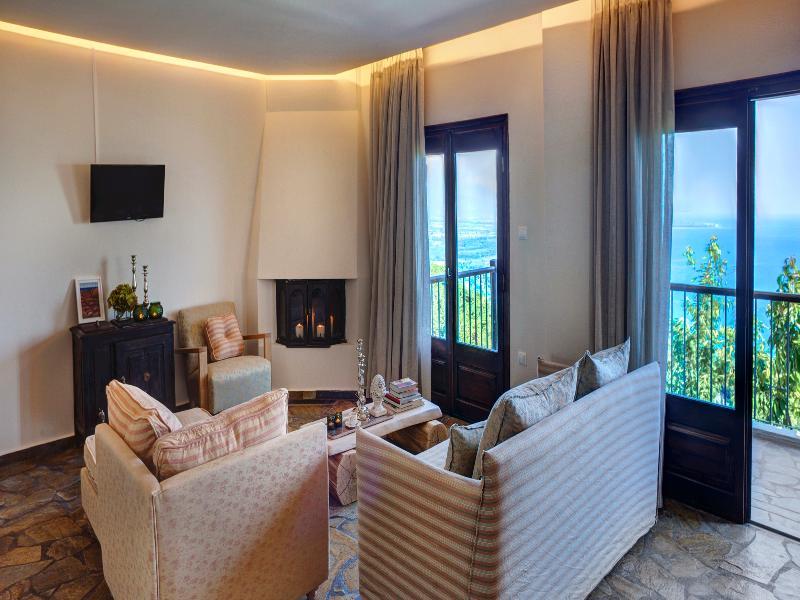 Dohos Boutique Hotel Larissa Bagian luar foto