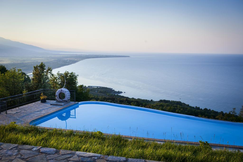 Dohos Boutique Hotel Larissa Bagian luar foto